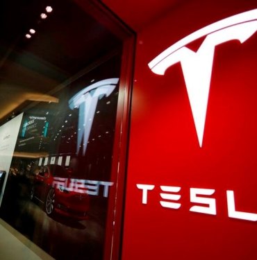 Alman hükümeti kundaklanan Tesla fabrikasıyla ilgili açıklama yaptı: Bu açıkca bir suç