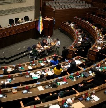 Bolivya’da yerlilerin kongresinde yumruklu kavga