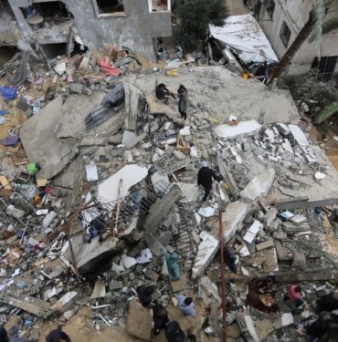 İsrail, Gazze’nin güney bölgelerini karadan ve havadan bombaladı