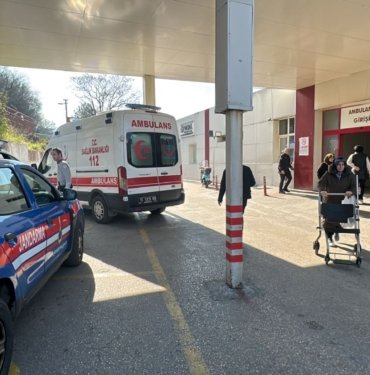 Tartıştığı kızını mutfak bıçağıyla yaraladı