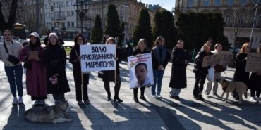 Ukraynalı esir askerlerin aileleri Lviv’de eylem yaptı
