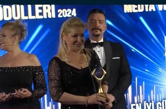 Doğuş Yayın Grubu’na 3 ödül: Magazinn.com ödülleri sahiplerini buldu