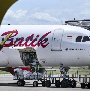 Endonezya’da pilotlar uyuyakaldı: Uçak rotasından saptı