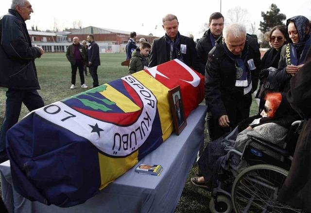 Fenerbahçe’nin 32. başkanı Tahsin Kaya son yolculuğuna uğurlandı