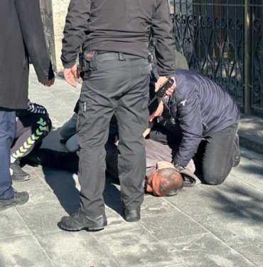Sivas’ta “yan baktın” kavgası: 1 yaralı