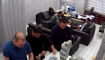 İmamoğlu ve Çelik’ten para sayma görüntülerine açıklama: “Görüntü il binasında kaydedilmedi”