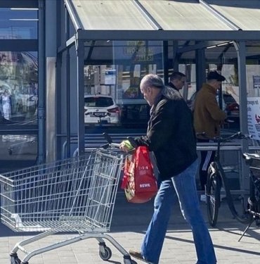 Almanya’da enflasyon düşmeye devam ediyor