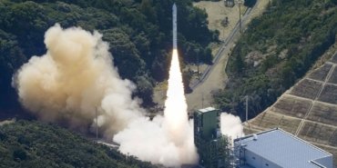 Japon uydusunu taşıyan Kairos roketi kalkıştan sonra patladı