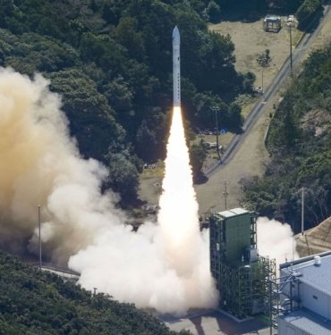 Japon uydusunu taşıyan Kairos roketi kalkıştan sonra patladı