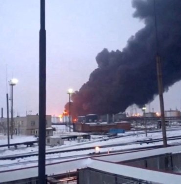 Ukrayna, Rusya’daki petrol rafinerilerini vuruyor