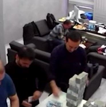Para sayma görüntüleri: 3 kişinin bilgisine başvurulacak