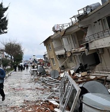 Depremde 48 kişiye mezar oldu! Müteahhit suçu geçmişteki kazaya attı
