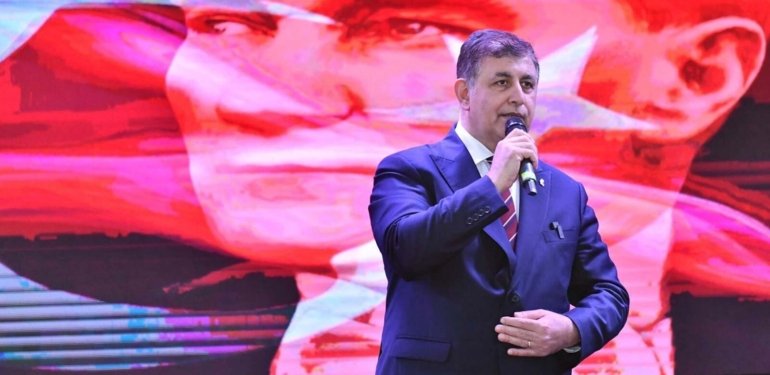 Cemil Tugay’dan öğrenciler için vaatler