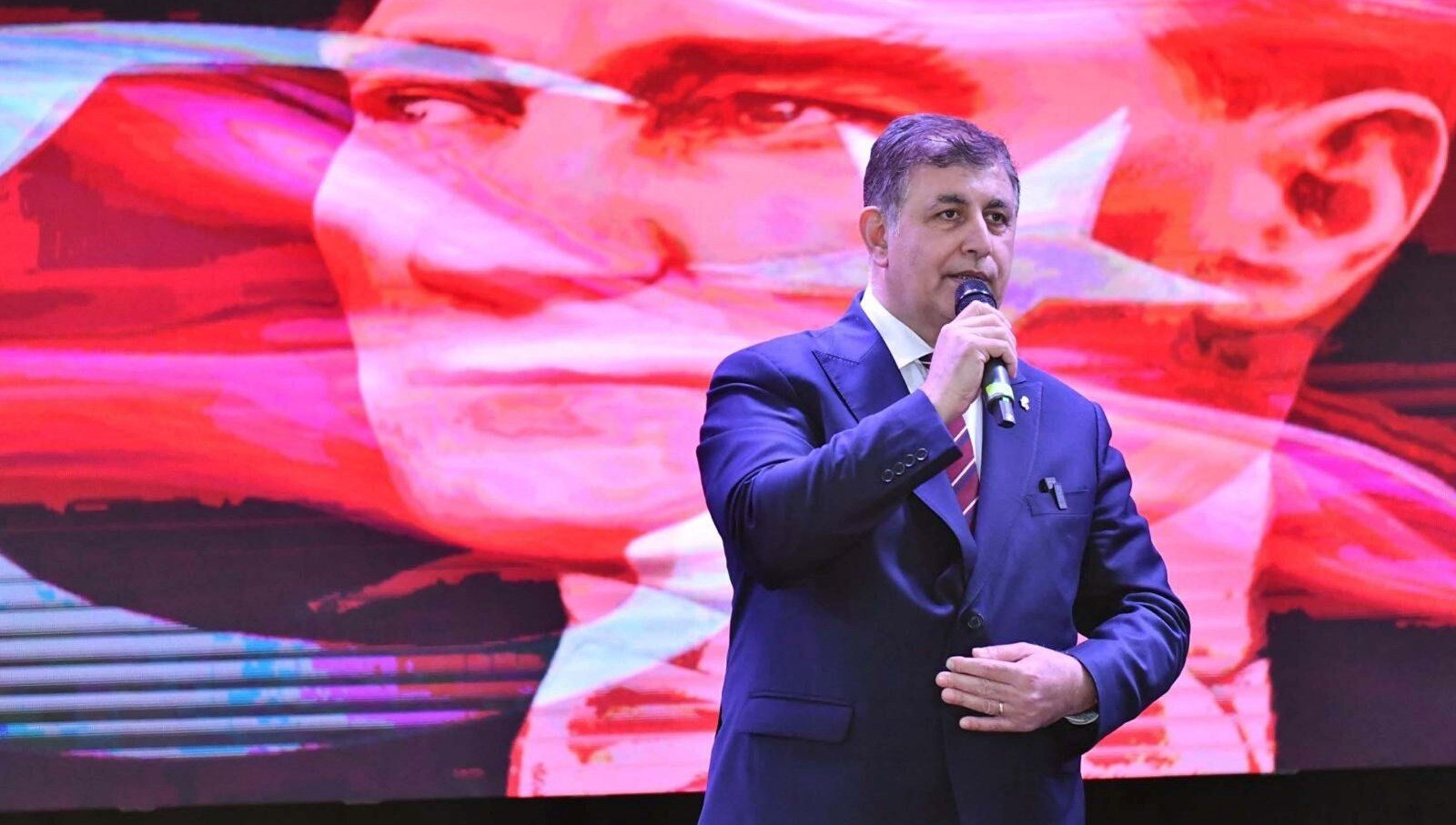 Cemil Tugay’dan öğrenciler için vaatler