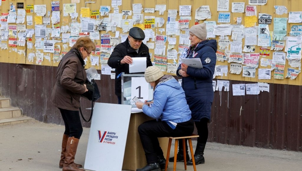 Rusya’da seçim günü: St. Petersburg’daki sandığa molotof kokteylli saldırı