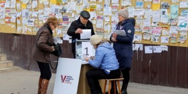 Rusya’da seçim günü: St. Petersburg’daki sandığa molotof kokteylli saldırı