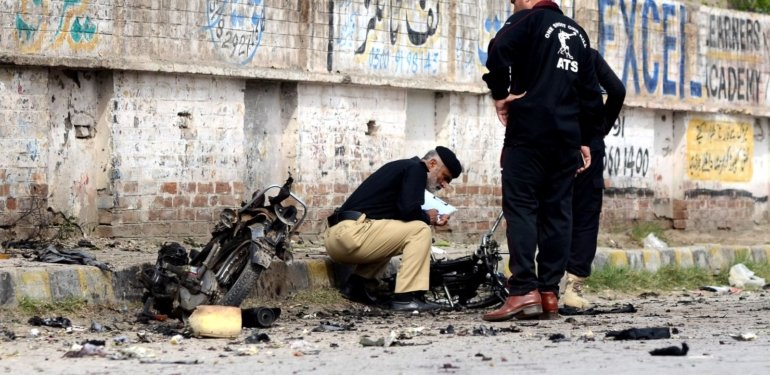 Pakistan’da karakola intihar bombalı saldırı: 7 kişi öldü