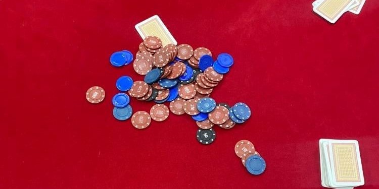 Kocaeli’de kumar oynayan 18 kişiye 115 bin 650 lira ceza