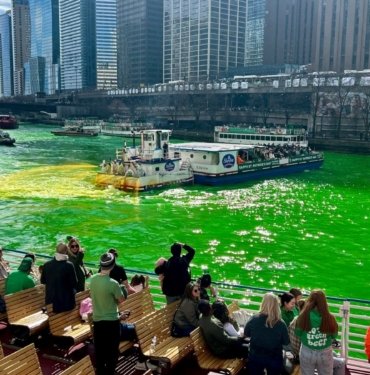 ABD’de Aziz Patrik Günü: Chicago Nehri yeşile boyandı