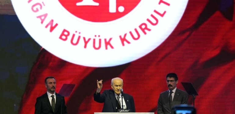 Devlet Bahçeli yeniden genel başkan seçildi, Cumhurbaşkanı Erdoğan’a seslendi: Ayrılamazsın, Türk milletini yalnız bırakamazsın