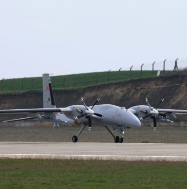 Bayraktar AKINCI’dan İHA-230 füzesiyle çifte atış