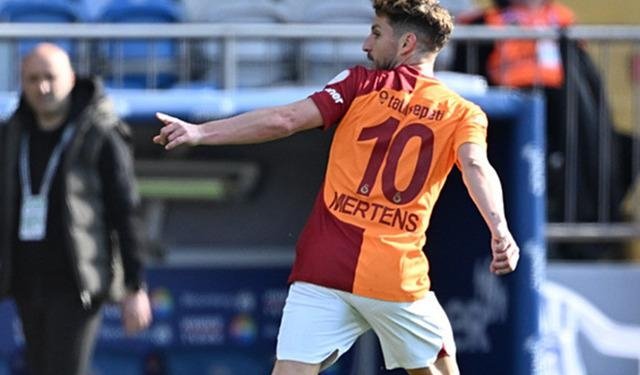 Galatasaray şampiyonluk yarışında hata yapmadı! Kasımpaşa engelini Icardi 1 Galatasaray şampiyonluk yarışında hata yapmadı! Kasımpaşa engelini Icardi