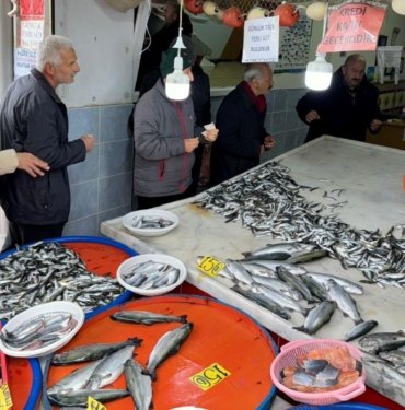 Tezgahta kuyruk oluştu: Kilosu 25 lira