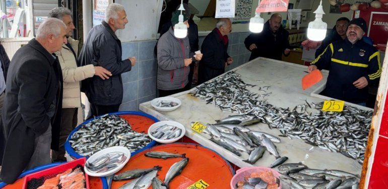 Tezgahta kuyruk oluştu: Kilosu 25 lira