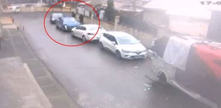 Otomobilin torpidosundan silah çaldı