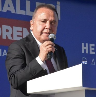 Muhittin Böcek Antalya’da 26 adaya karşı yarışacak