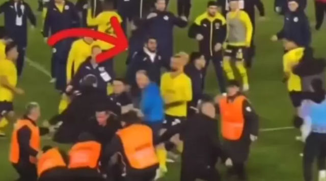 Gecenin en çok konuşulan isimlerindendi! Egemen Korkmaz İrfan Can Eğribayat