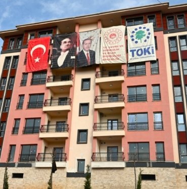 Deprem konut kurası başladı mı, saat kaçta başlayacak? AFAD hak sahipliği kurasının canlı yayın ayrıntıları belli oldu