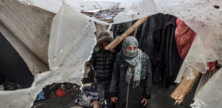 Filistinli yetkililer: İsrail duyuru yapmadan Refah’a saldırı başlattı