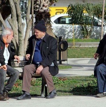 Türkiye nüfusu “yaş”lanıyor