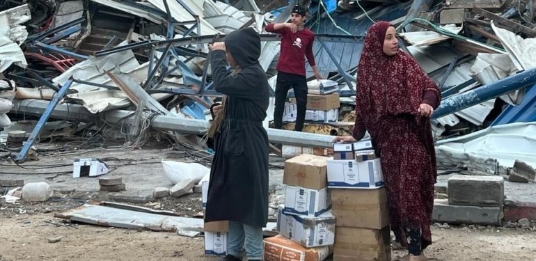 Gazze’ye ulaştırılan ilk denizden yardım bölge halkına dağıtıldı