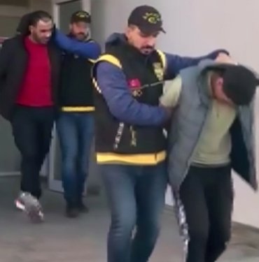 Çaldığı araç hoşuna gitti, arkadaşlarını gezmeye çıkardı