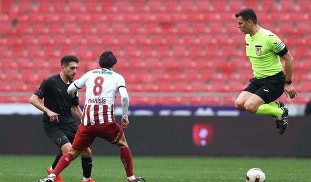 TFF Hakem Akademisi, Hakem Analiz Uygulaması’nı başlattı! Artık futbolcu gibi maçlara çalışacaklar…