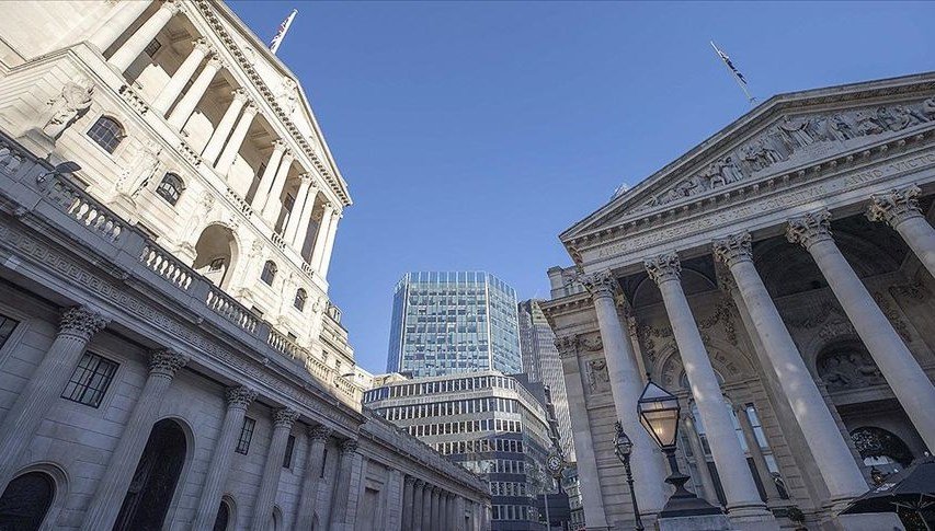 İngiltere Merkez Bankası faizi sabit tuttu