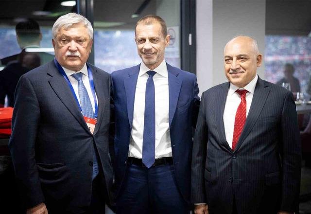 Mehmet Büyükekşi, Macaristan maçını Orban, Ceferin ve Csany ile birlikte izledi