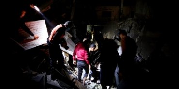 İsrail, Gazze’de bir evi hedef aldı: Çok sayıda Filistinli öldü