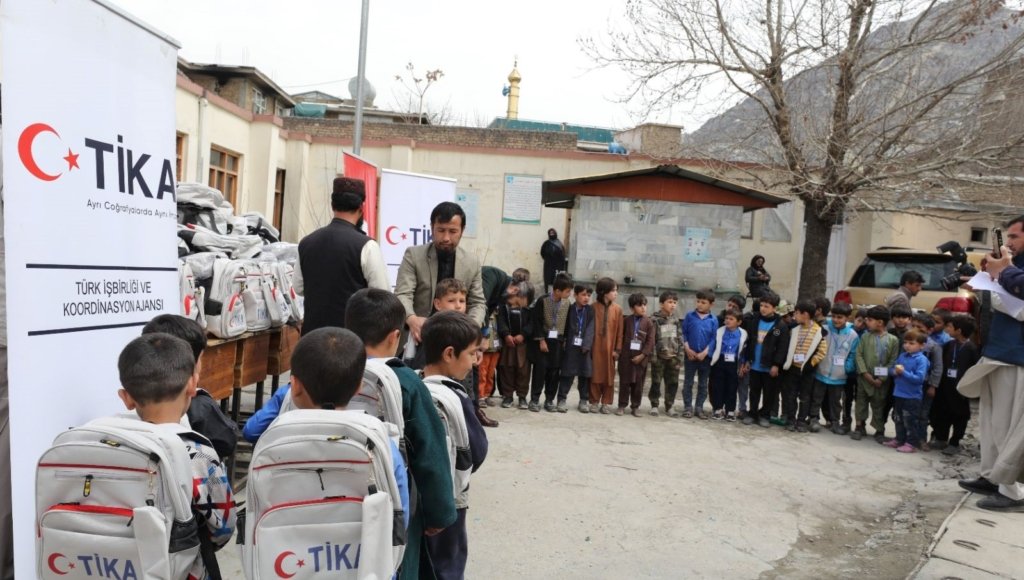 TİKA’dan Afganistan’da öğrencilere destek