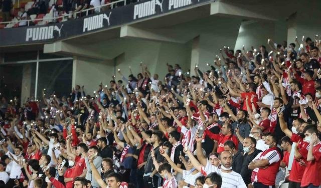 Sivasspor taraftarlarından maç saatine tepki