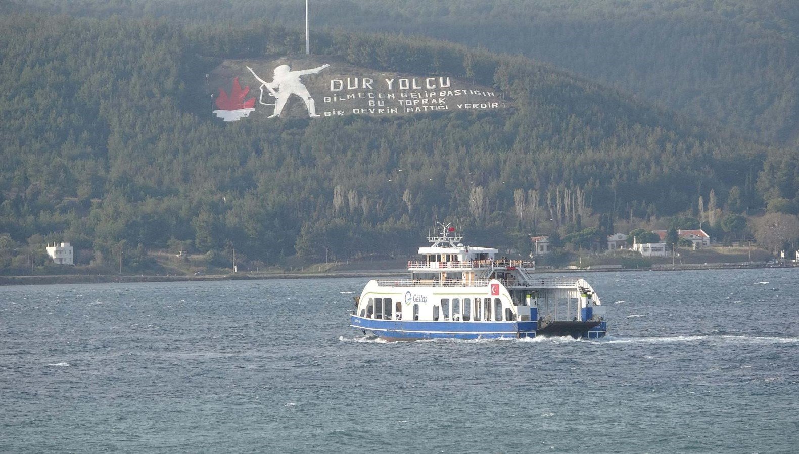 Bozcaada feribot seferlerine fırtına engeli