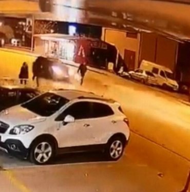 Edirne’de feci kaza: Karşı yönden gelen aracın altında kaldı