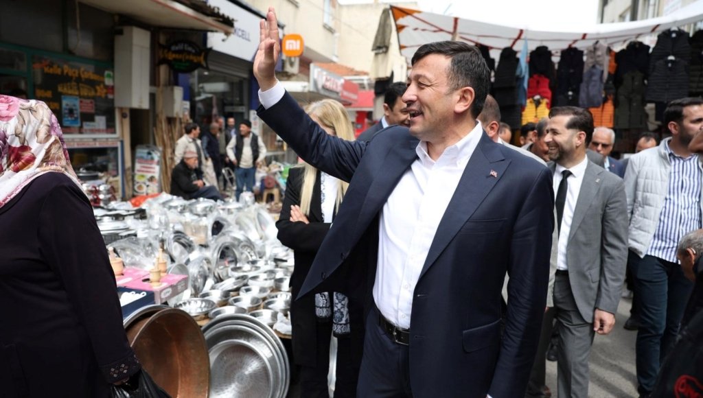 Hamza Dağ: İzmir’in hizmete ihtiyacı var