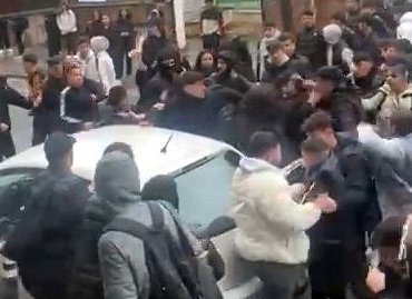 Avcılar’da liselilerin meydan savaşı