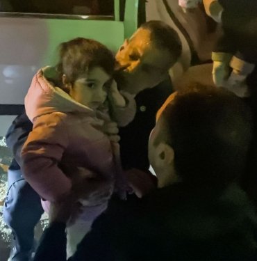 AK Parti Elazığ Milletvekili Keleş, boğazına şeker kaçan çocuğu Heimlich manevrasıyla kurtardı