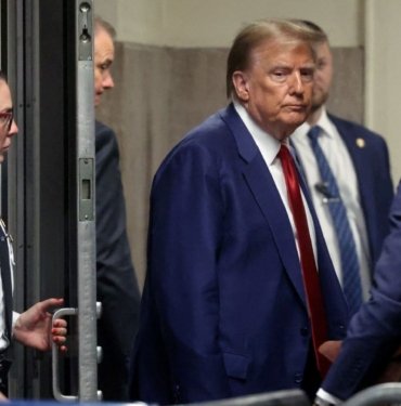 Donald Trump internet üzerinden İncil satışına başladı