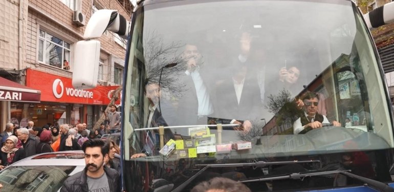 Murat Kurum’dan otobüsle şehir turu: “1 Nisan’da İstanbul’un yeniden dirilişi başlayacak”