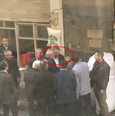 Belediye başkanından “Oy vermeyeceğim” diyen 70 yaşındaki seçmene yumruk